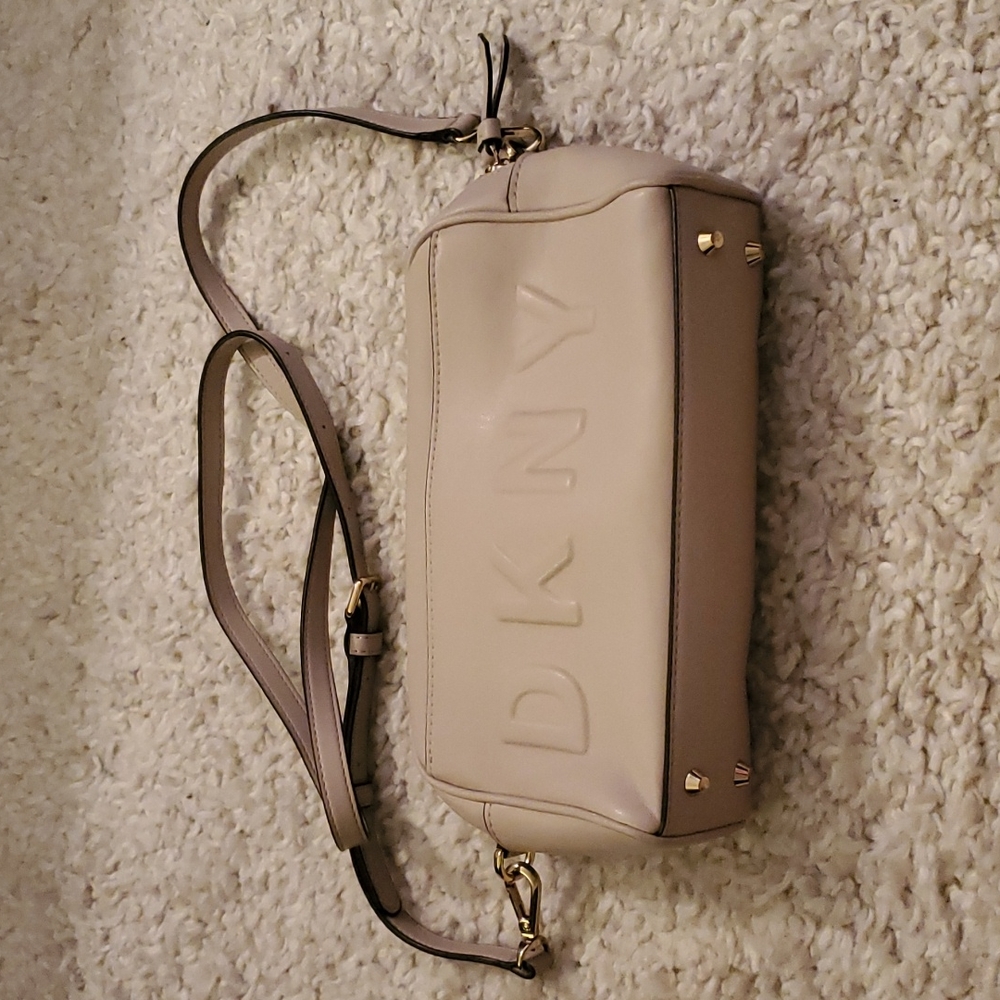 DKNY